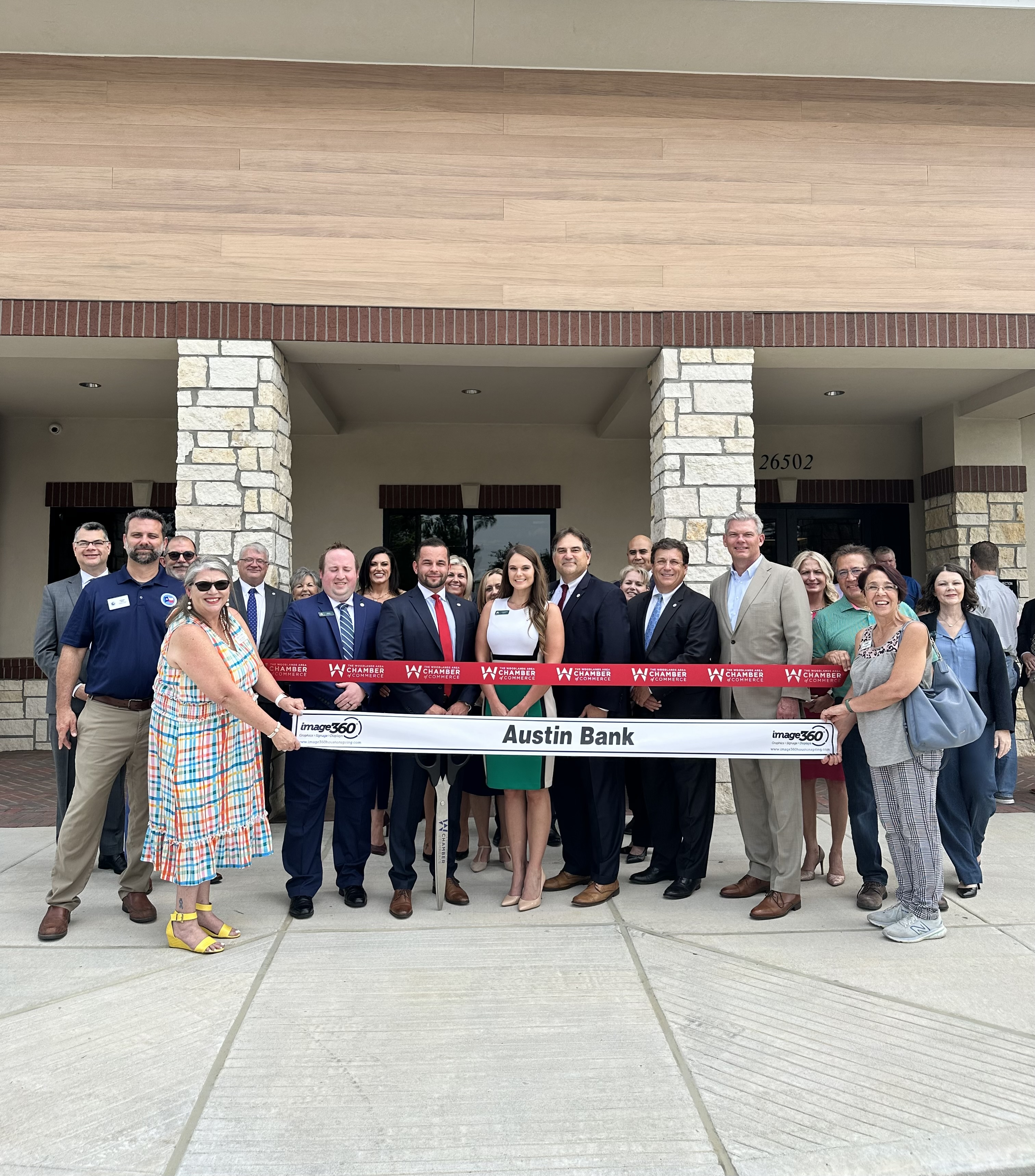 New Austin Bank Location Opens at Creekside Village in The Woodlands, TX
